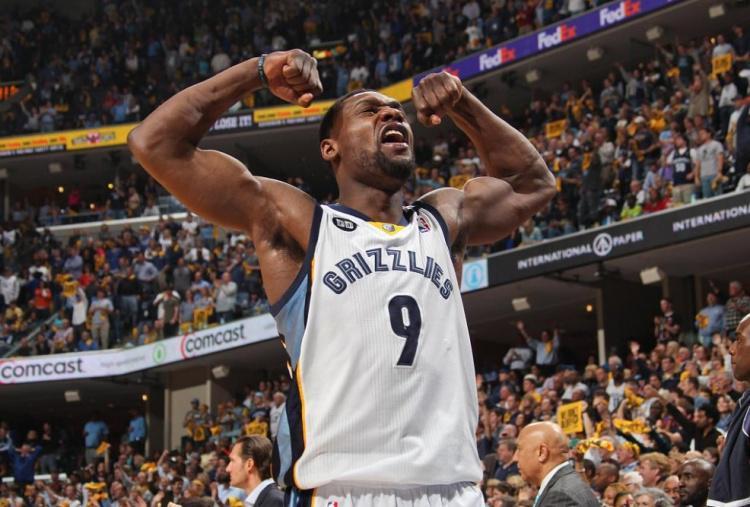 开云体育下载网址-克6：托尼-阿伦是最强难缠的防守人 可他认为我变向过人最强