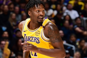 开云体育下载APP-雷迪克：文森特和DFS都该投14次的 DFS需要有人提醒才会继续投