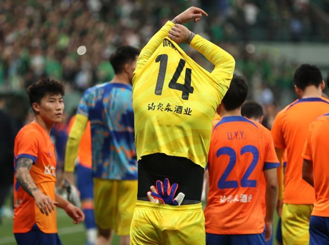 开云体育下载网址-【观察】豪门浩劫之痛 泰山由盛及衰的拐点？